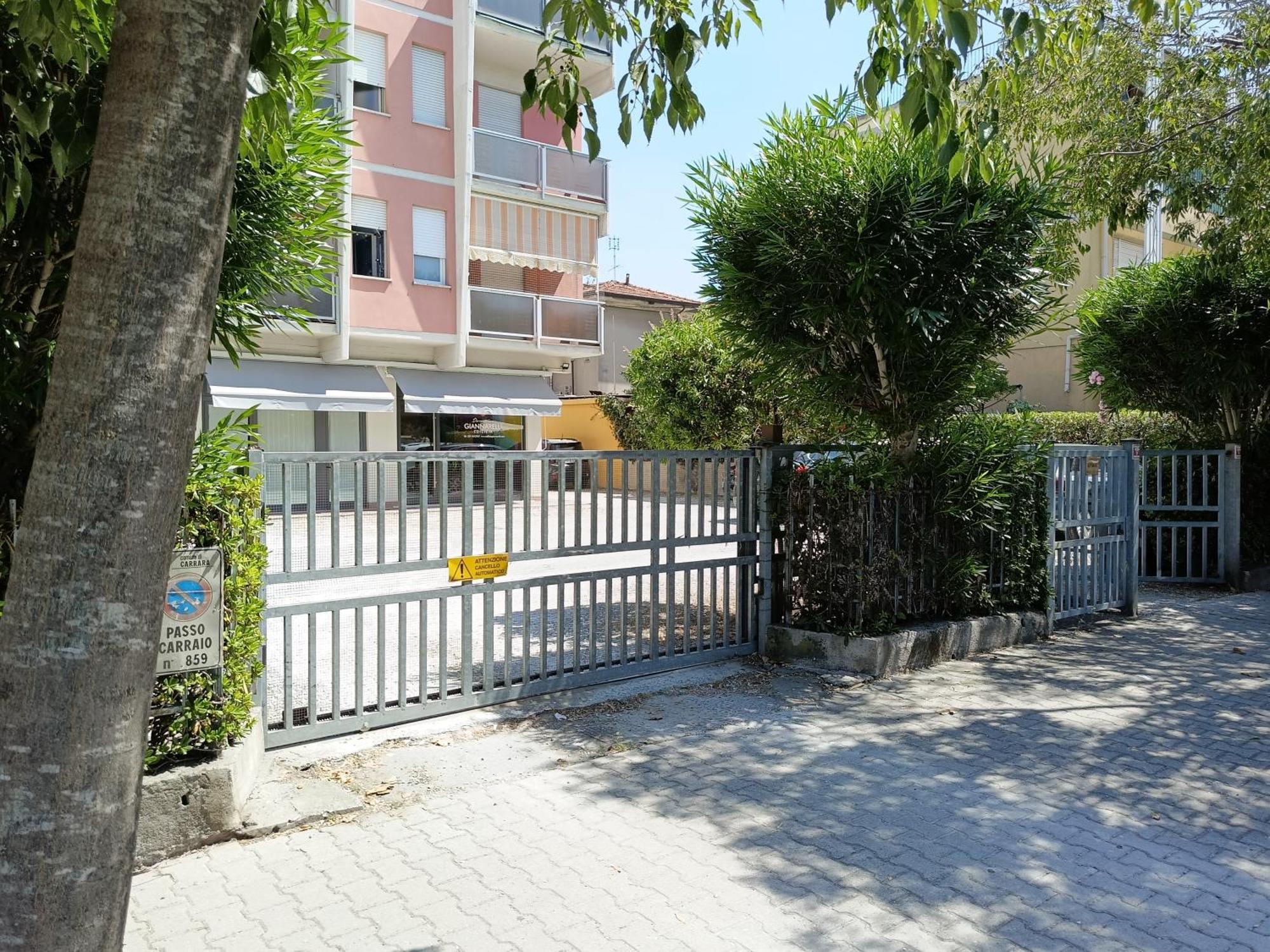 Alpe Mare Apartamento Marina Di Carrara Exterior foto